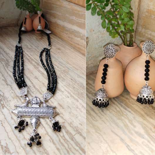 Crystal Black Bead Women Necklace with Chumka Earring